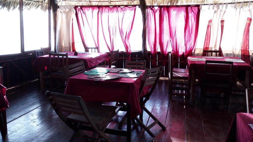 Twisted Palms Lodge & Restaurant 布韦朱 外观 照片